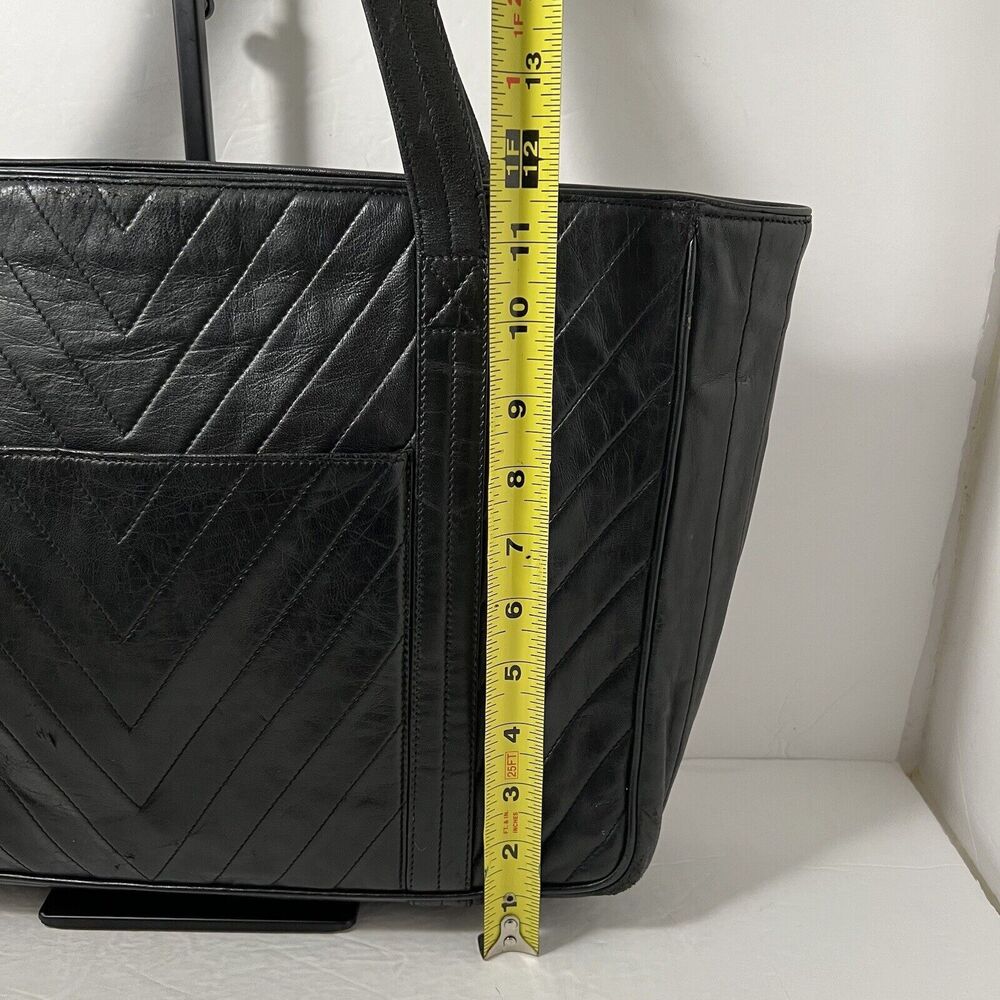 Vintage Chanel Leather Chevron Quilt Tote Bag Shoulder Bag Made In Italy - Picture 6 of 16